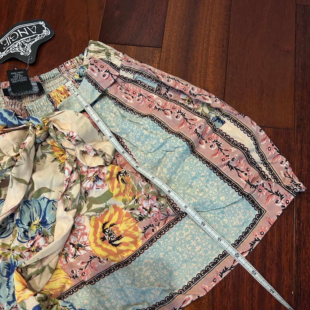 Nwt Angie Multicolor Floral Patchwork Dressy Shorts Boho W Belt — image 4 of 7